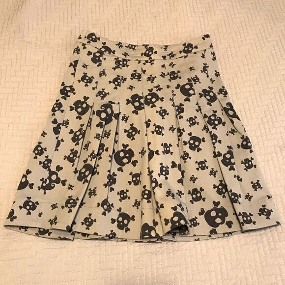 Skull and Crossbones Pleated Mini, 2. Whimsygoth, goblincore, witchcore, skulls - Picture 1 of 7